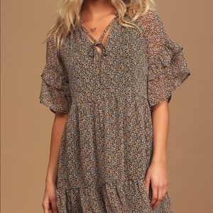 Lulu’s Black Floral Print Tiered Short Sleeve Babydoll Dress